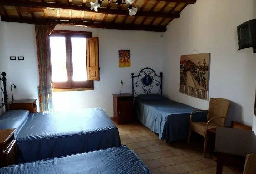 اتاق استاندارد چهار تخته, Cala Buguto
