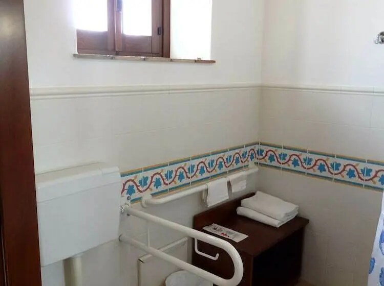 اتاق استاندارد چهار تخته, Cala Buguto