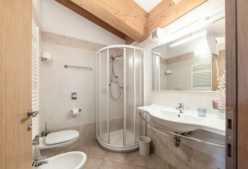 غرفة قياسية رباعية, Chalet Caminetto