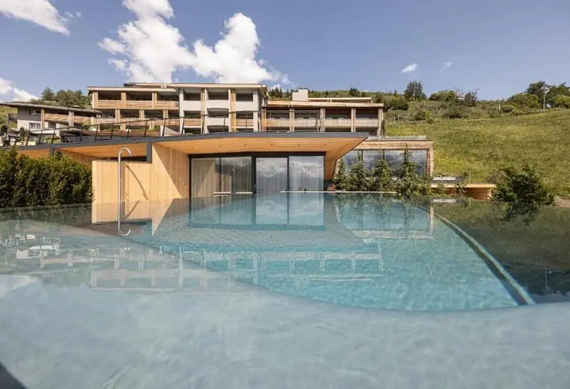 Sviitti Uima-allas, Das Gerstl Alpine Retreat