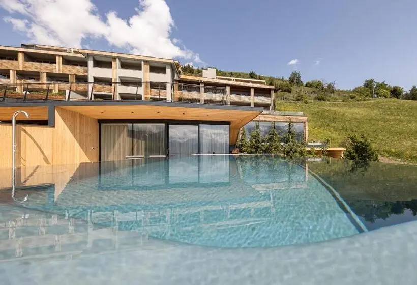 Sviitti Uima-allas, Das Gerstl Alpine Retreat