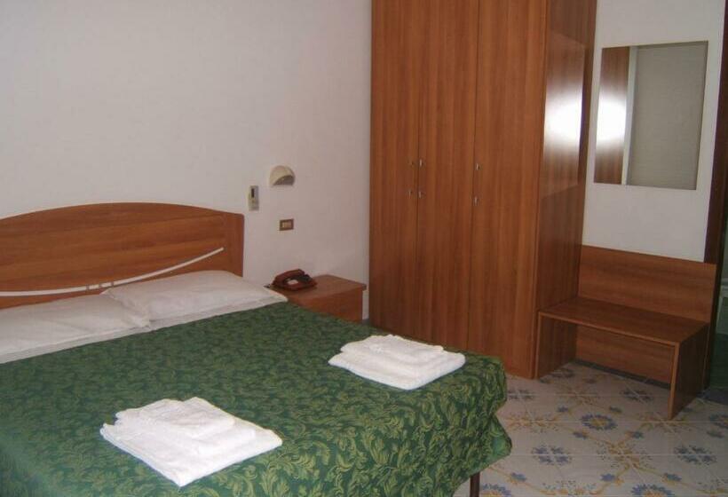 スタンダードルーム, Delfino