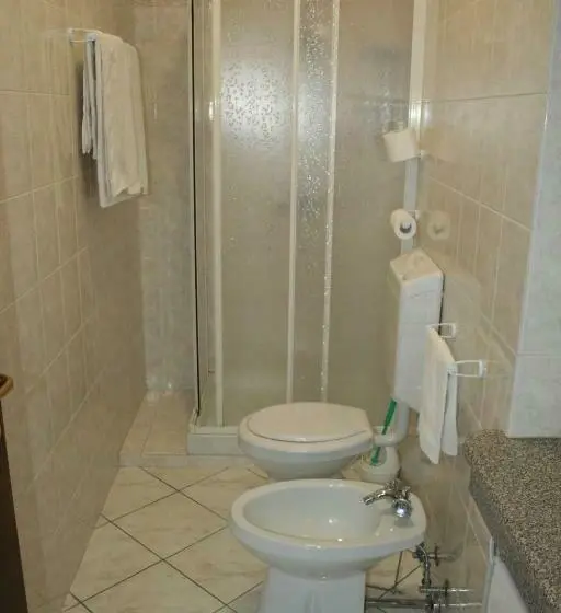 اتاق استاندارد سه نفره, Fiorentino