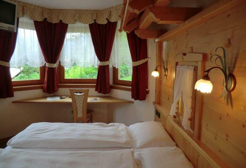 جناح جونيور, Garnì Costa Verde