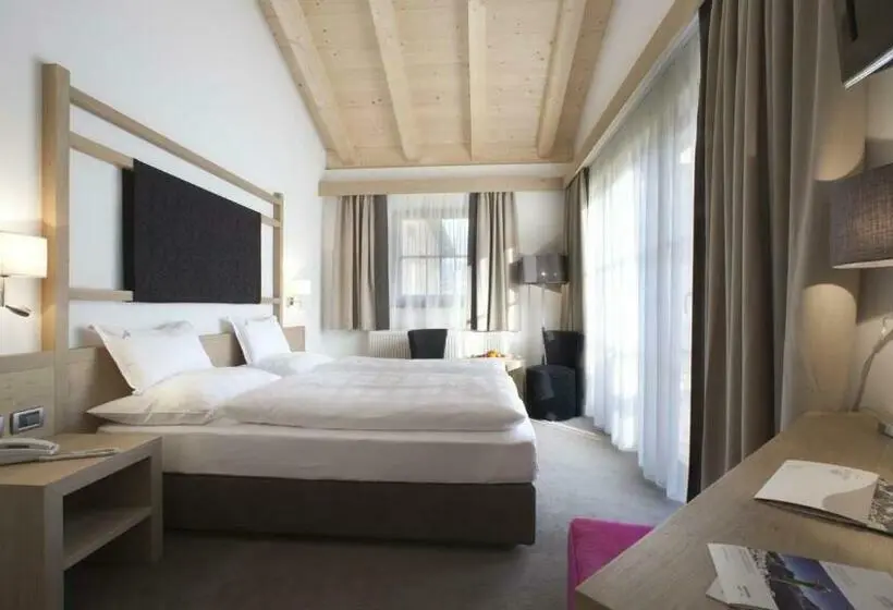 Standard-huone Parveke, La Fradora   Dolomites
