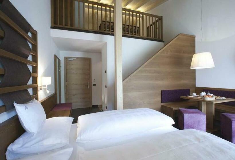 סוויטה משפחתית, La Fradora   Dolomites