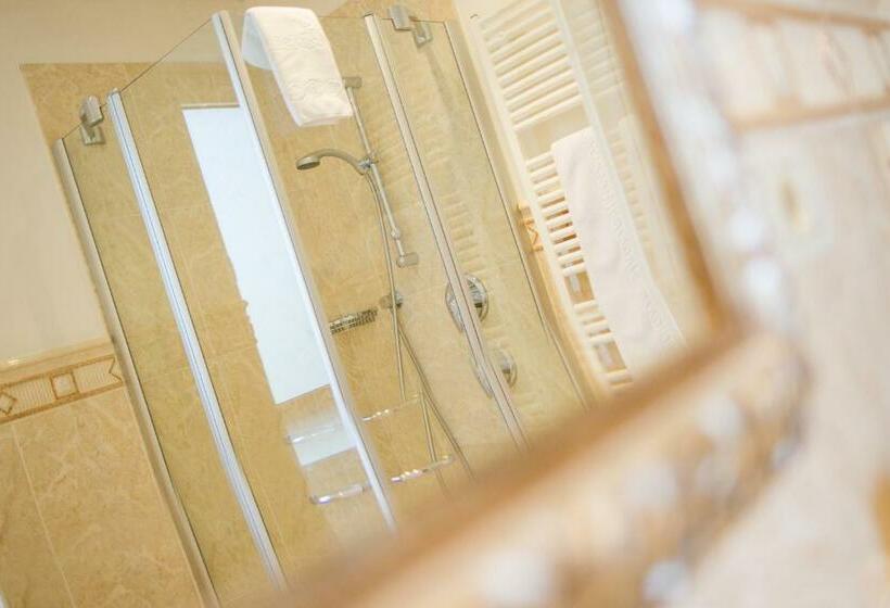 اتاق استاندارد, Maria Theresia Adults Only