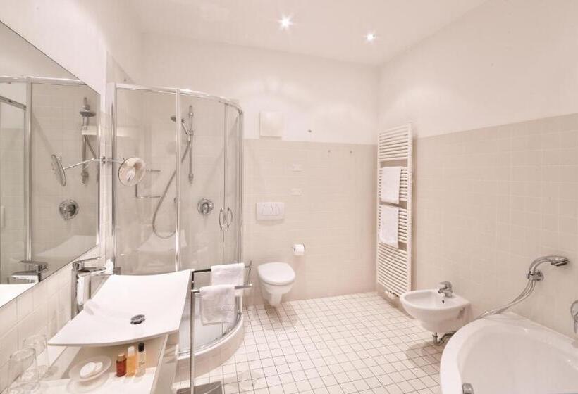 סוויטה, Maria Theresia Adults Only