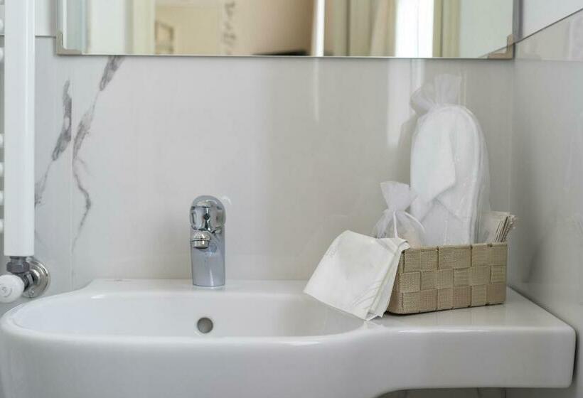 Quarto Estandar Individual, Olimpia