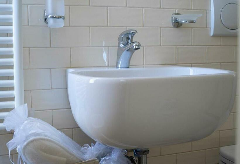 Quarto Familiar, Olimpia