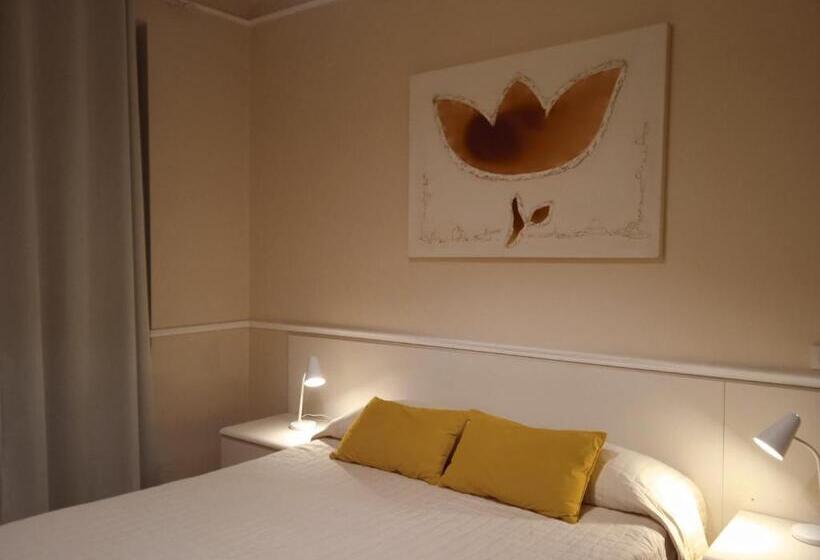 غرفة قياسية ثلاثية, Ristorante Moderno