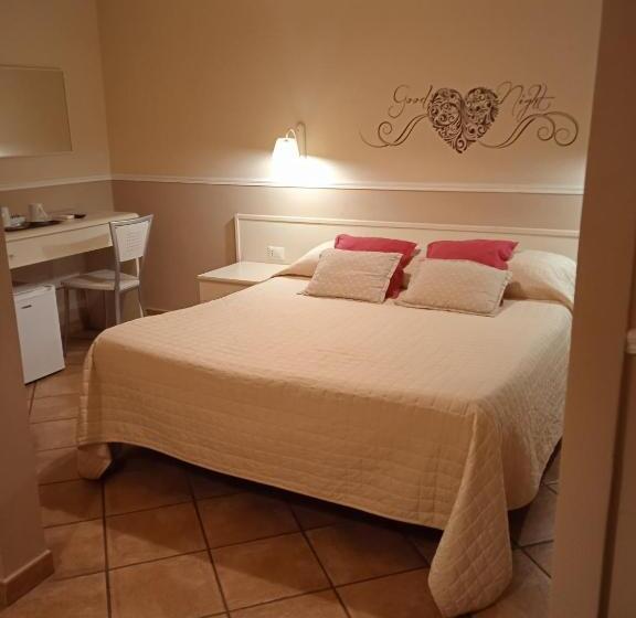 غرفة قياسية رباعية, Ristorante Moderno