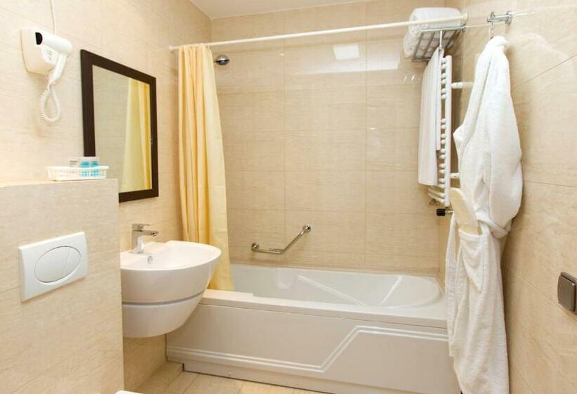 سوییت جونیور, Russia