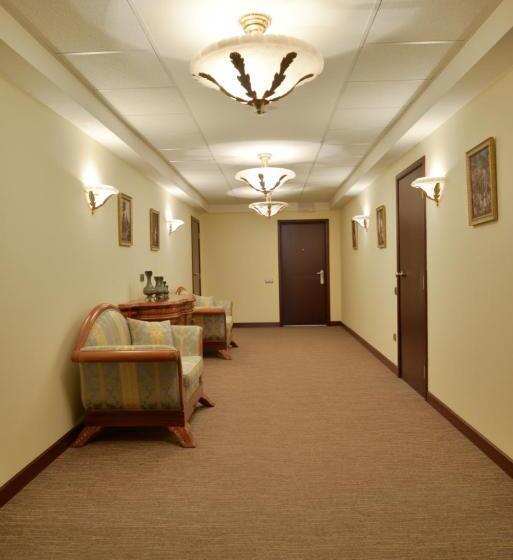 سوییت اجرایی, Russia