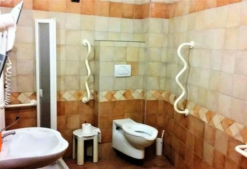 Pokój Standard Trzyosobowy, Sole