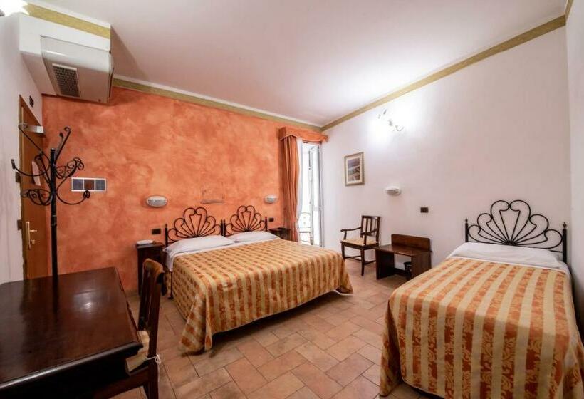 اتاق استاندارد سه نفره, Sole