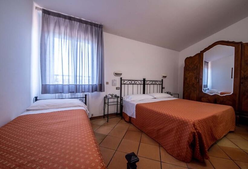 اتاق استاندارد سه نفره, Sole