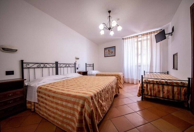 اتاق استاندارد سه نفره, Sole