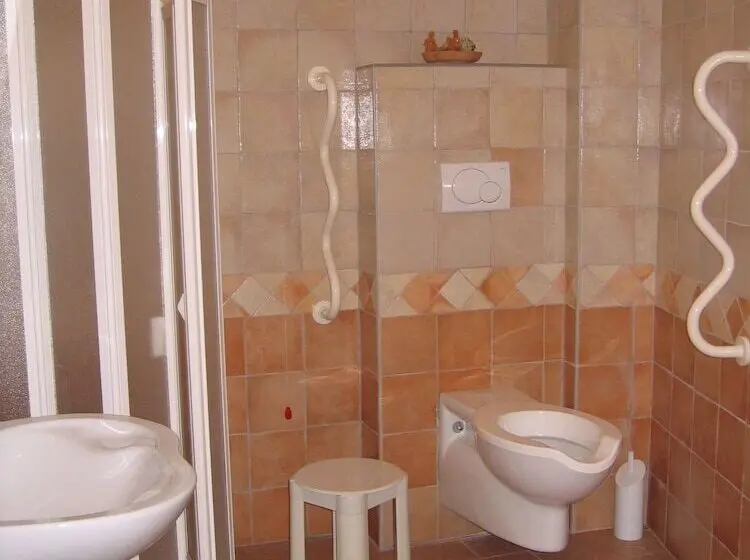 Pokój Standard Trzyosobowy, Sole