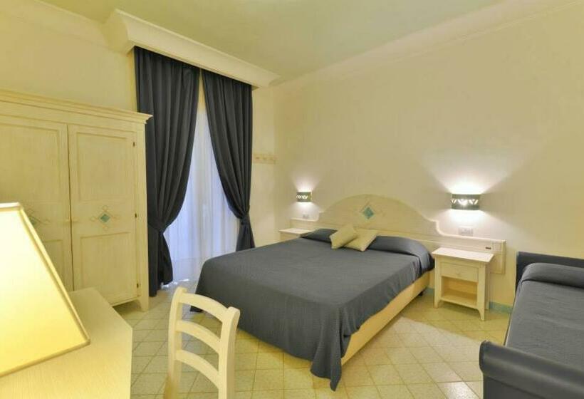 Номер Комфорт, La Pineta Hotel Beach & Spa
