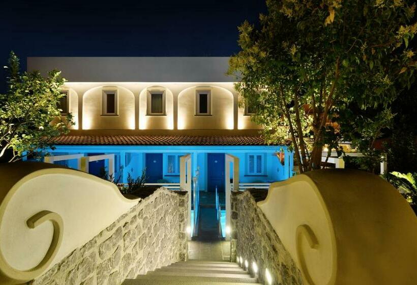 Номер Deluxe с Гидромассажем, La Pineta Hotel Beach & Spa