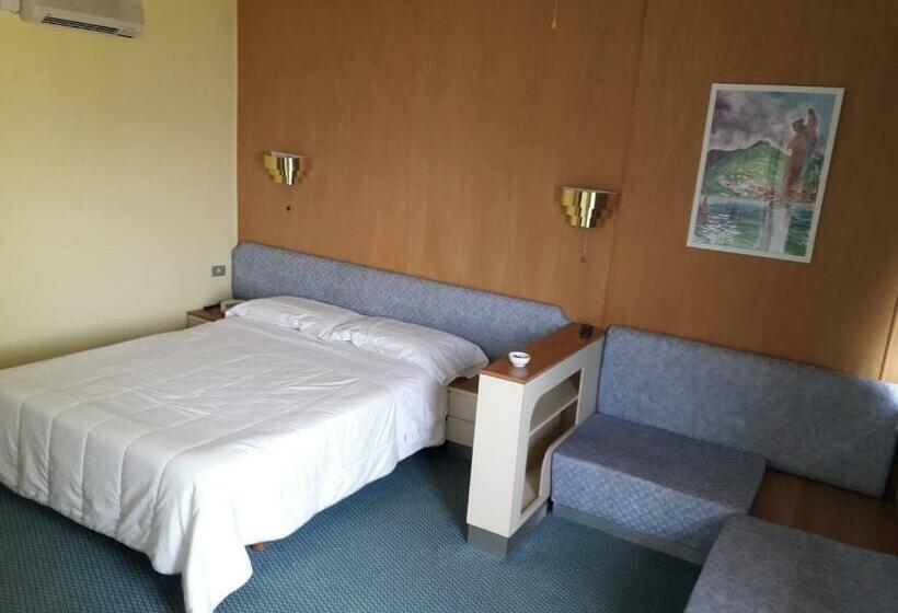 标准间带湖景, Nautilus