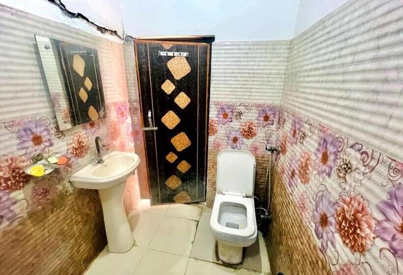 غرفة كلاسيكية ثلاثية, Oyo The Sukoon