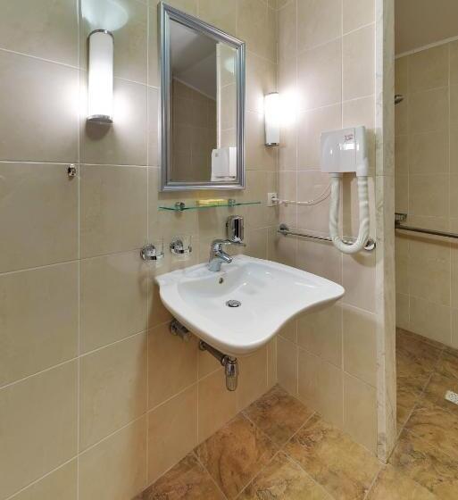 חדר משפחתי, Torysa