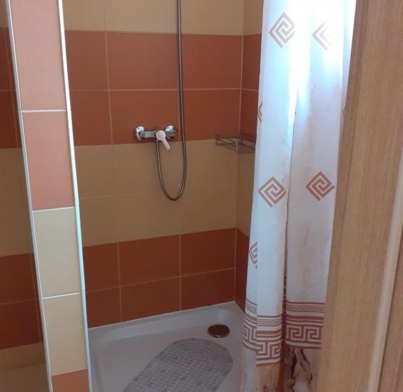 اتاق استاندارد چهار تخته, Ubytovňa A Penzión Tavros