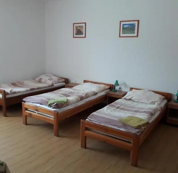 اتاق استاندارد چهار تخته, Ubytovňa A Penzión Tavros