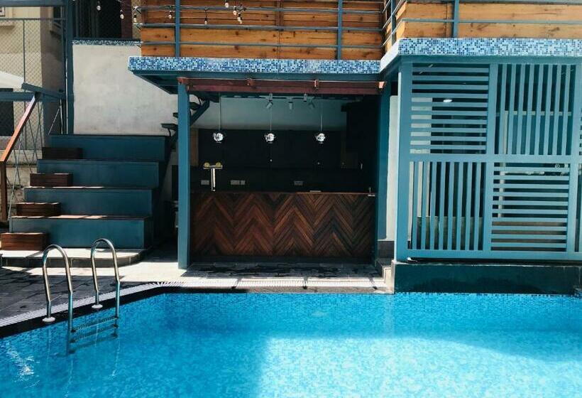 اتاق استاندارد با بالکن, Alobar1000 Hostel