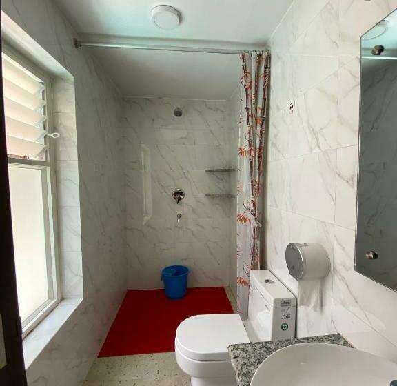 اتاق استاندارد با بالکن, Alobar1000 Hostel