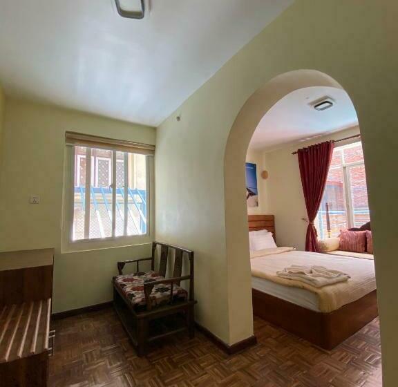 اتاق استاندارد با بالکن, Alobar1000 Hostel