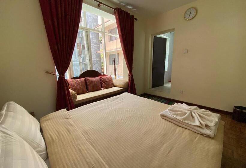 اتاق استاندارد با بالکن, Alobar1000 Hostel