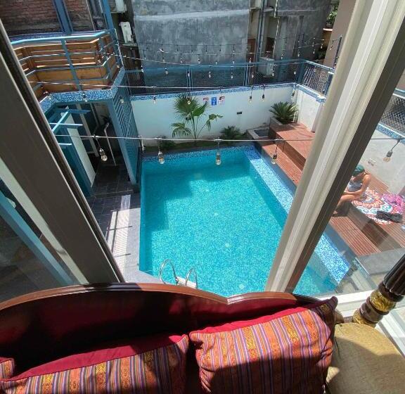 اتاق استاندارد با بالکن, Alobar1000 Hostel