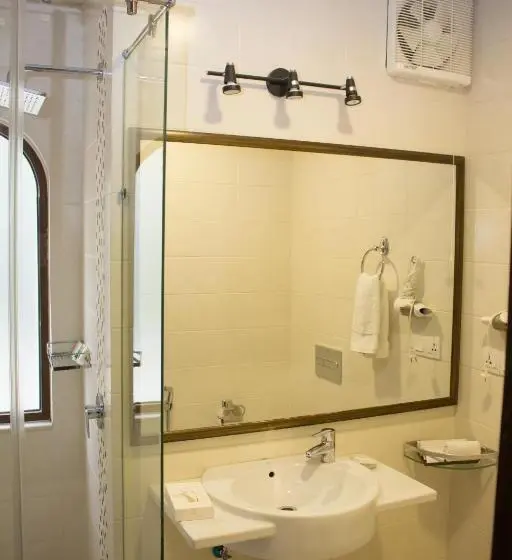 اتاق اجرایی یک تخته, S Chalet Islamabad