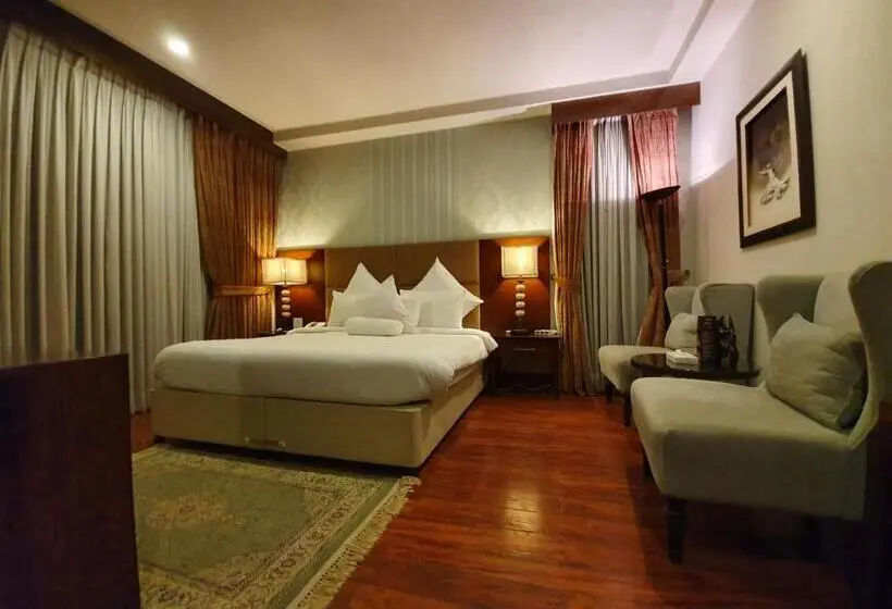 اتاق کلاب یک تخته, S Chalet Islamabad