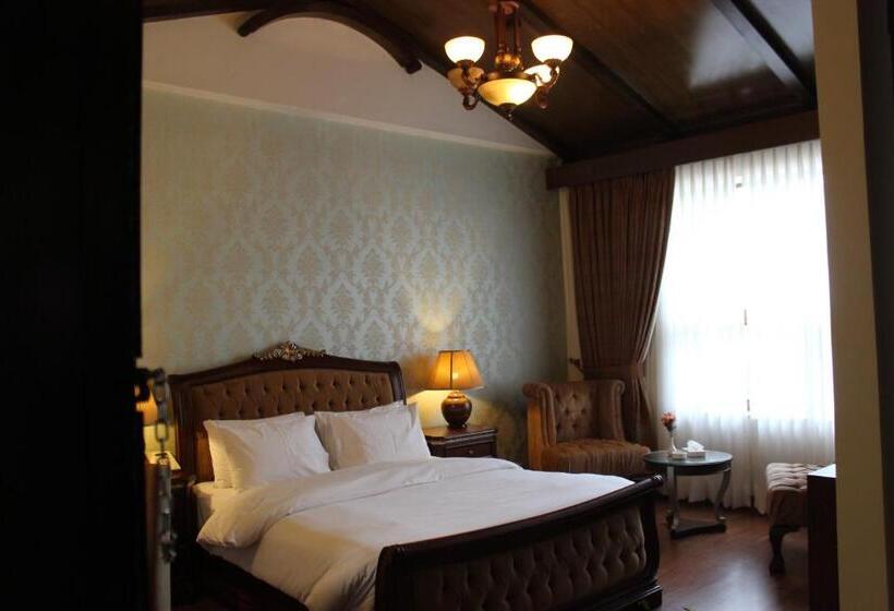 سوییت جونیور اجرایی, S Chalet Islamabad