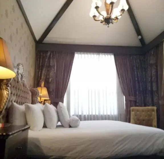 سوییت جونیور اجرایی, S Chalet Islamabad
