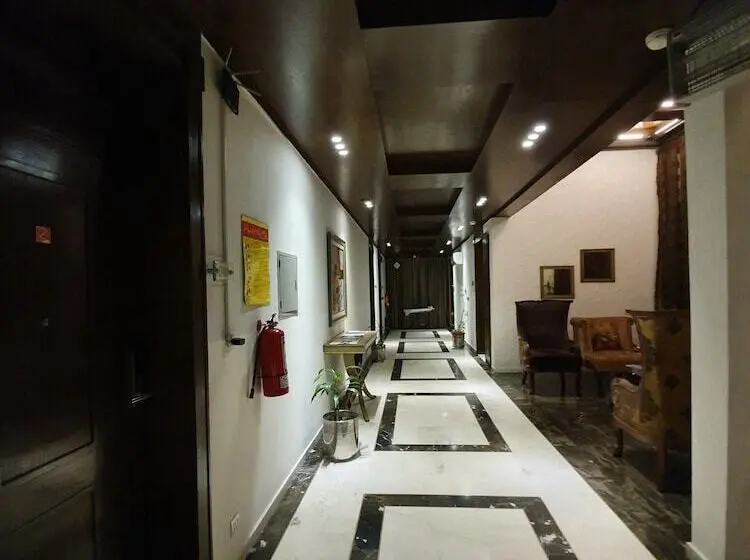 اتاق اجرایی یک تخته, S Chalet Islamabad