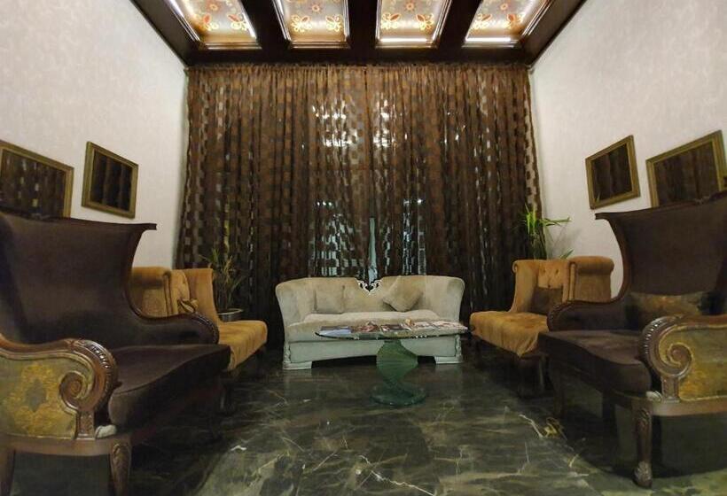 اتاق اجرایی یک تخته, S Chalet Islamabad
