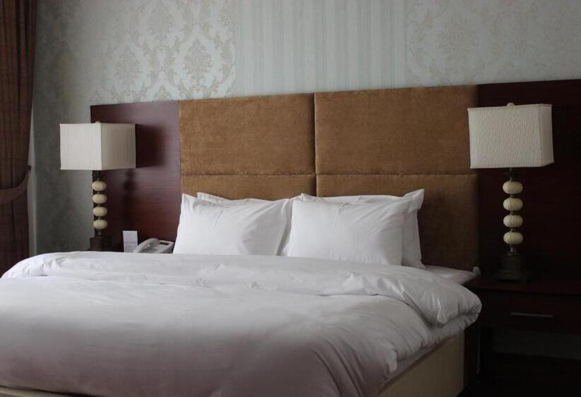 اتاق اجرایی یک تخته, S Chalet Islamabad