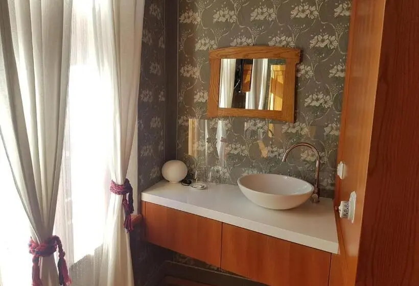 اتاق استاندارد, Pr Gavedarjo Eco Heritage B&b