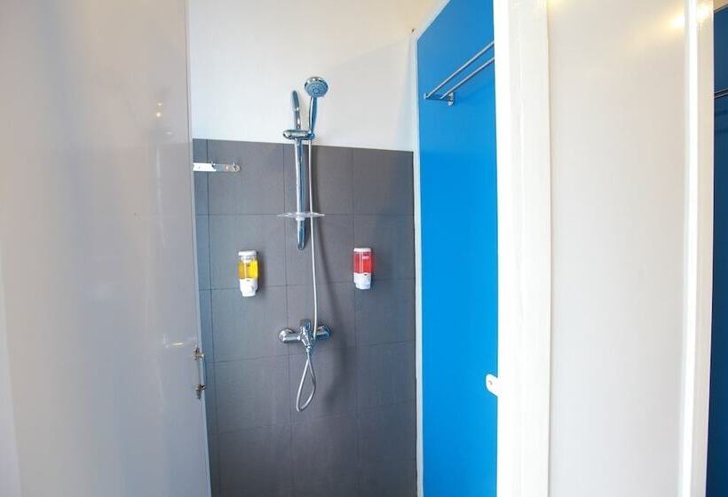 تختخواب در اتاق مشترک, Four Rivers B&b Mandalay   Hostel