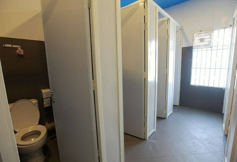 تختخواب در اتاق مشترک, Four Rivers B&b Mandalay   Hostel