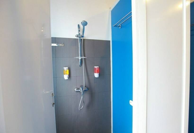 تختخواب در اتاق مشترک, Four Rivers B&b Mandalay   Hostel