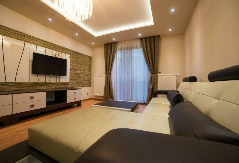 스탠다드 스튜디오, Daro