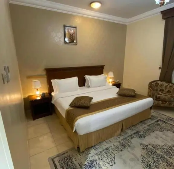 Standard-huone, Hayat Redwa