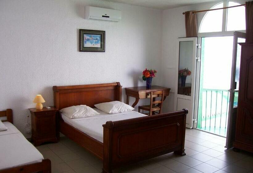 اتاق استاندارد چهار تخته, Hôtel Le Nathania