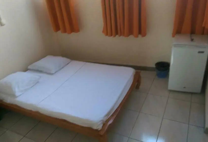 اتاق استاندارد با سرویس بهداشتی مشترک, Hôtel Le Nathania